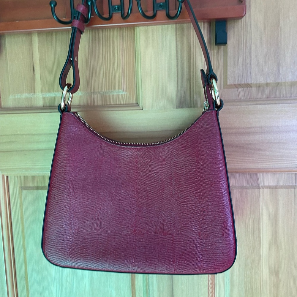 Hyer Red Leather Shoulder Bag
